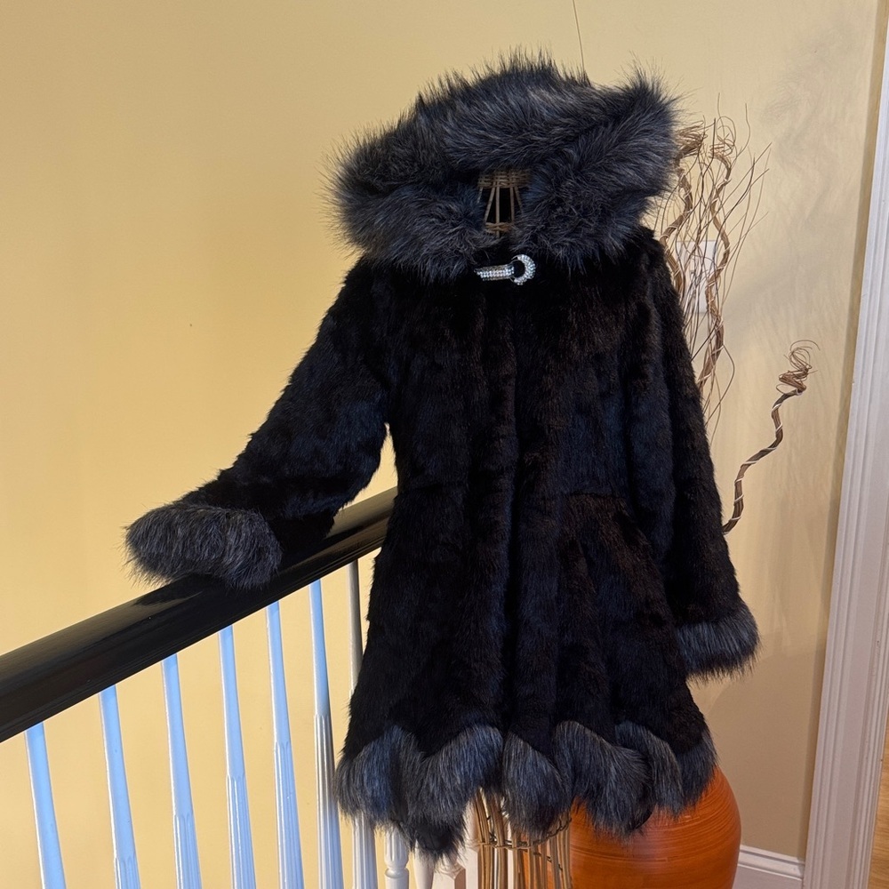 Lanshifei faux fur  black and gray jacket with hoodie